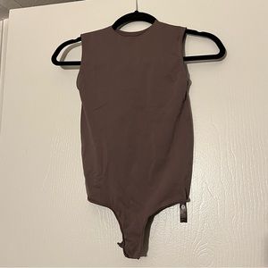 essential crew neck sleeveless bodysuit